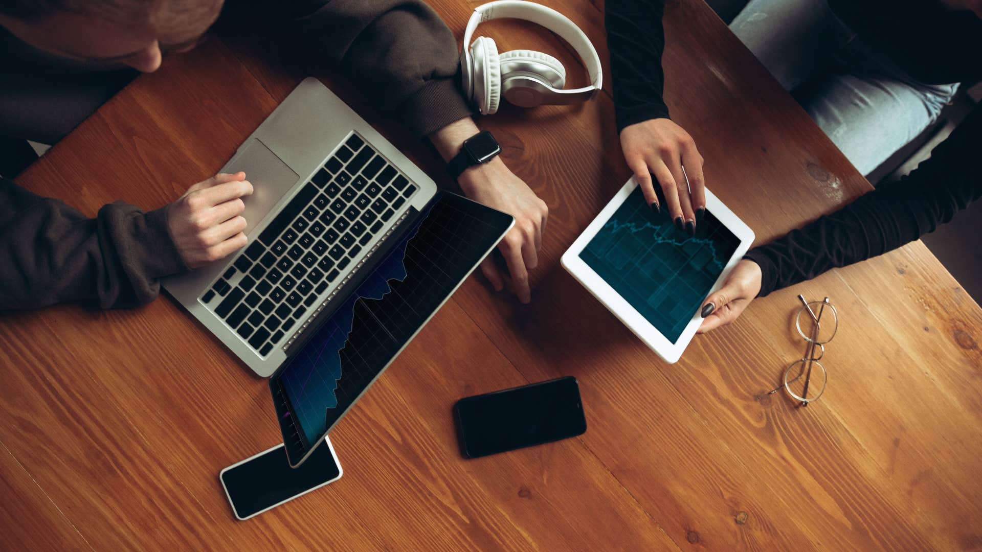 high-level thinkers usually have technical gadgets in their home