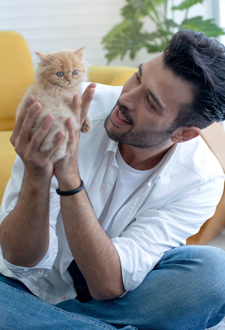 man who prefers cats over dogs has fewer friends but deeper connections