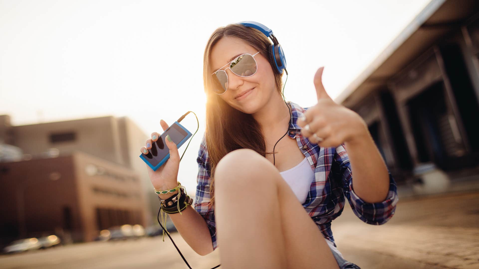 polite gestures that actually come across as terribly rude giving someone a thumbs up