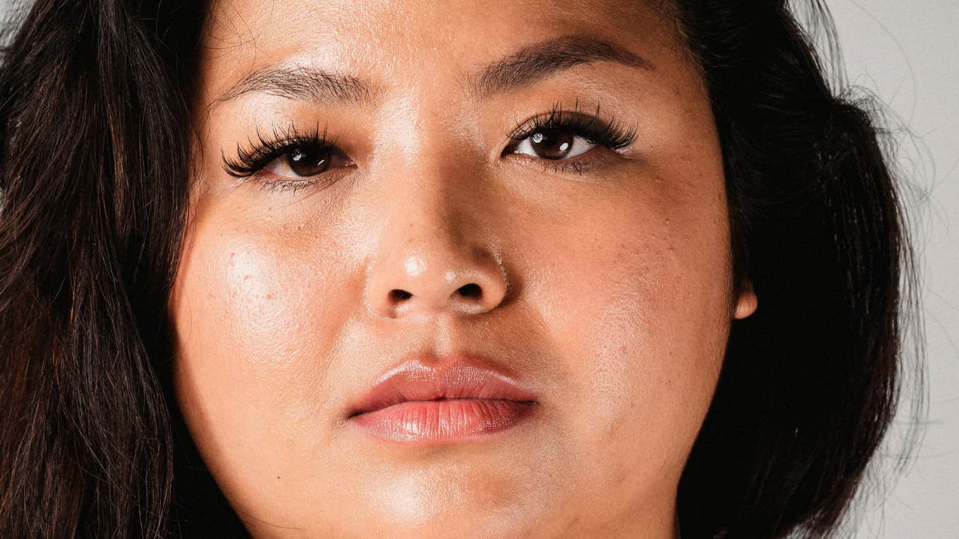 Powerful Ways Tragedy Can Actually Transform You, According To Psychology Powerful woman whose tragedy actually transformed her.