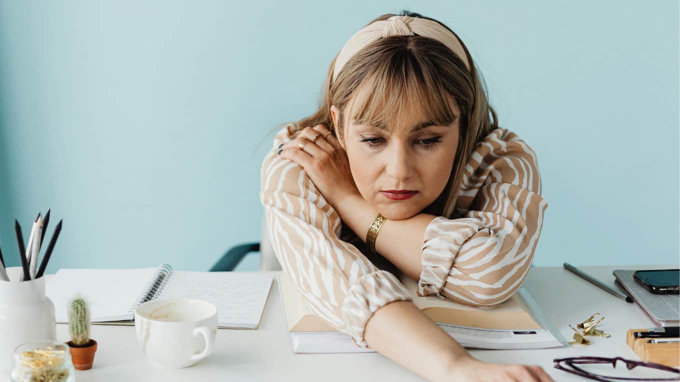 Psychic Explains How To Avoid Emotional Contagion By Energy Vampires At Work Woman drained by energy vampires at work