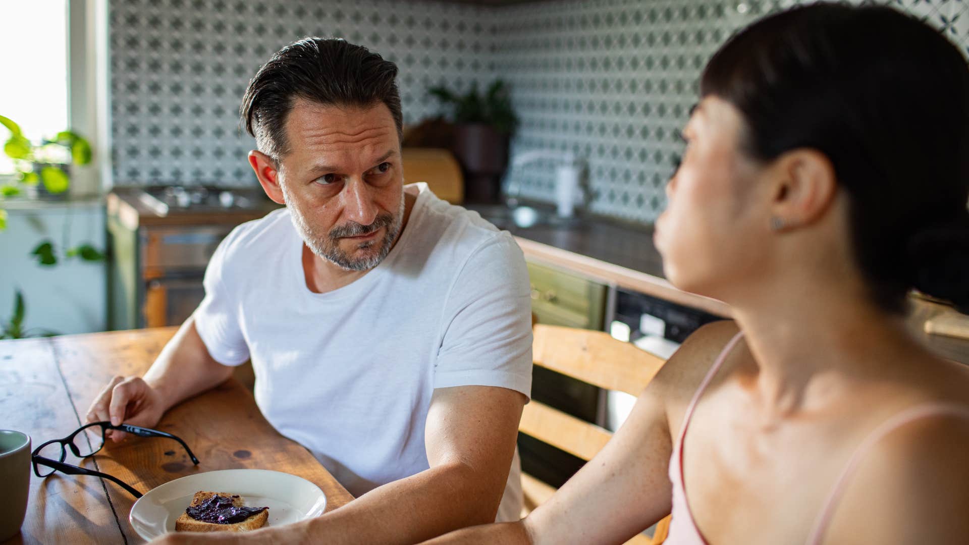 man listening to his wife vent without trying to fix anything