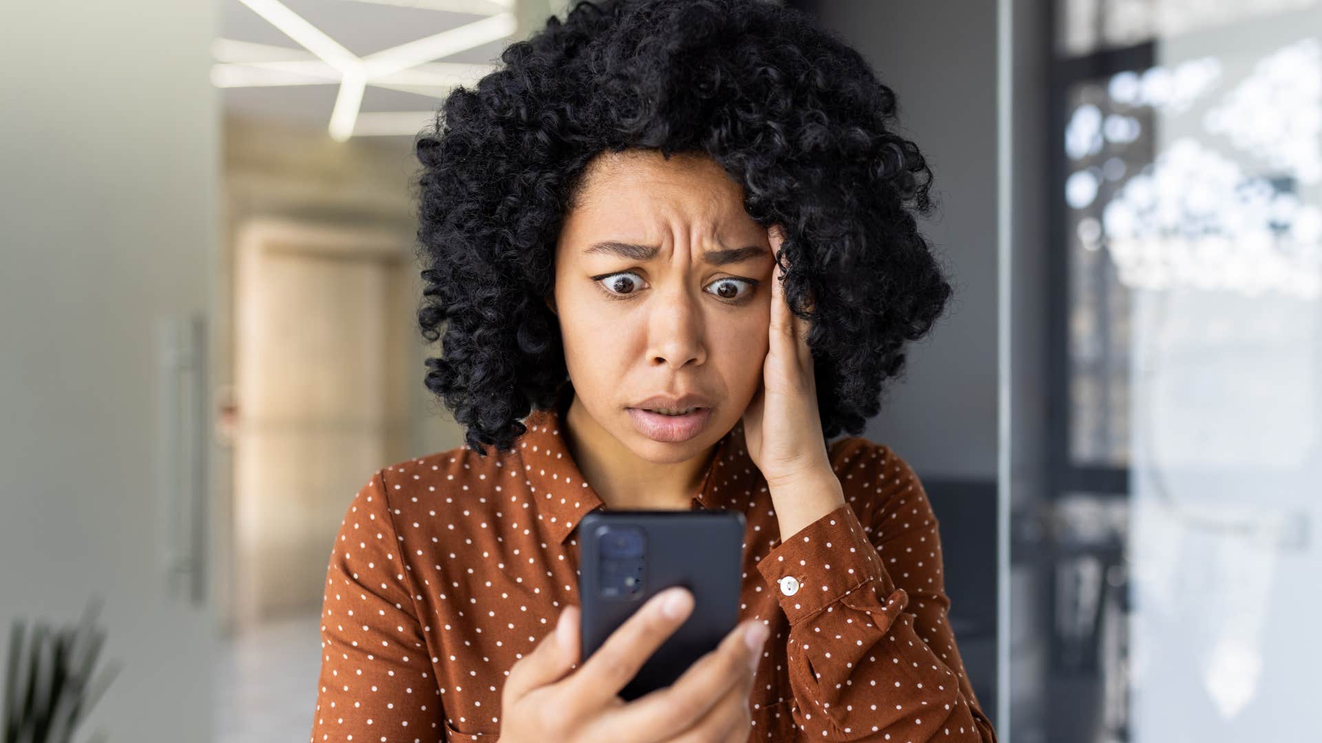 She left group chat because of agression