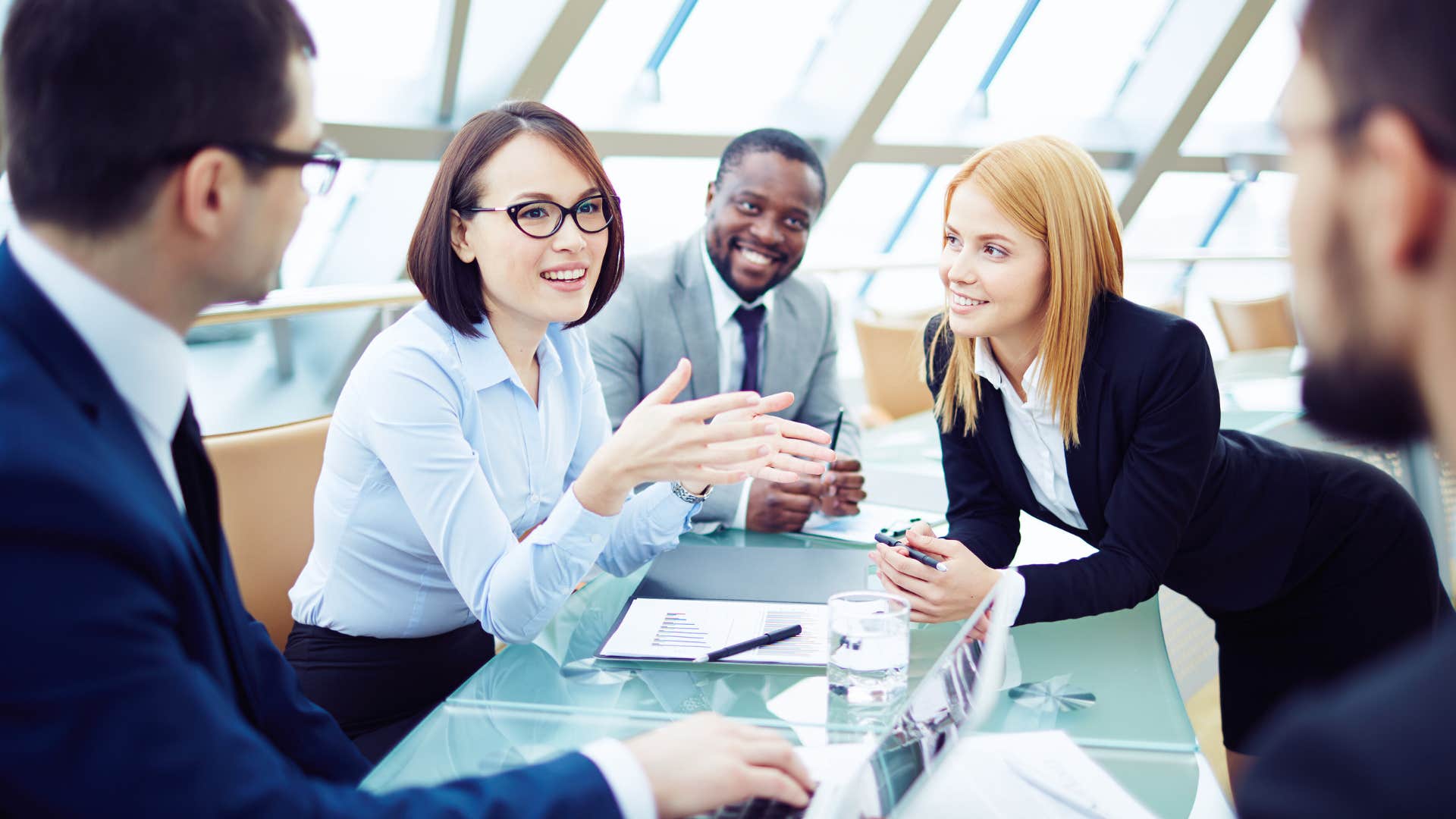 woman who is smarter than the average bear communicating effectively