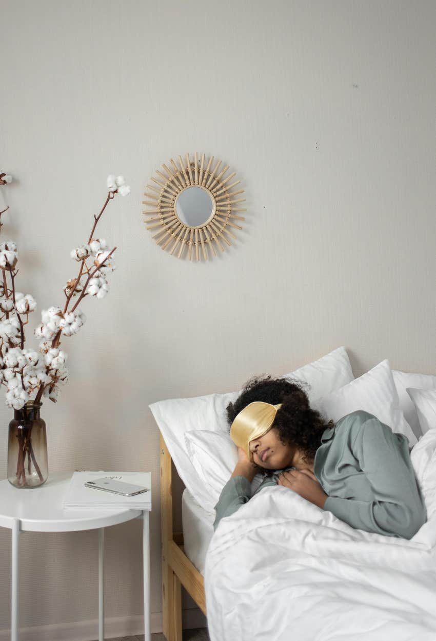 woman sleeping left side bed reveals about personality according to research