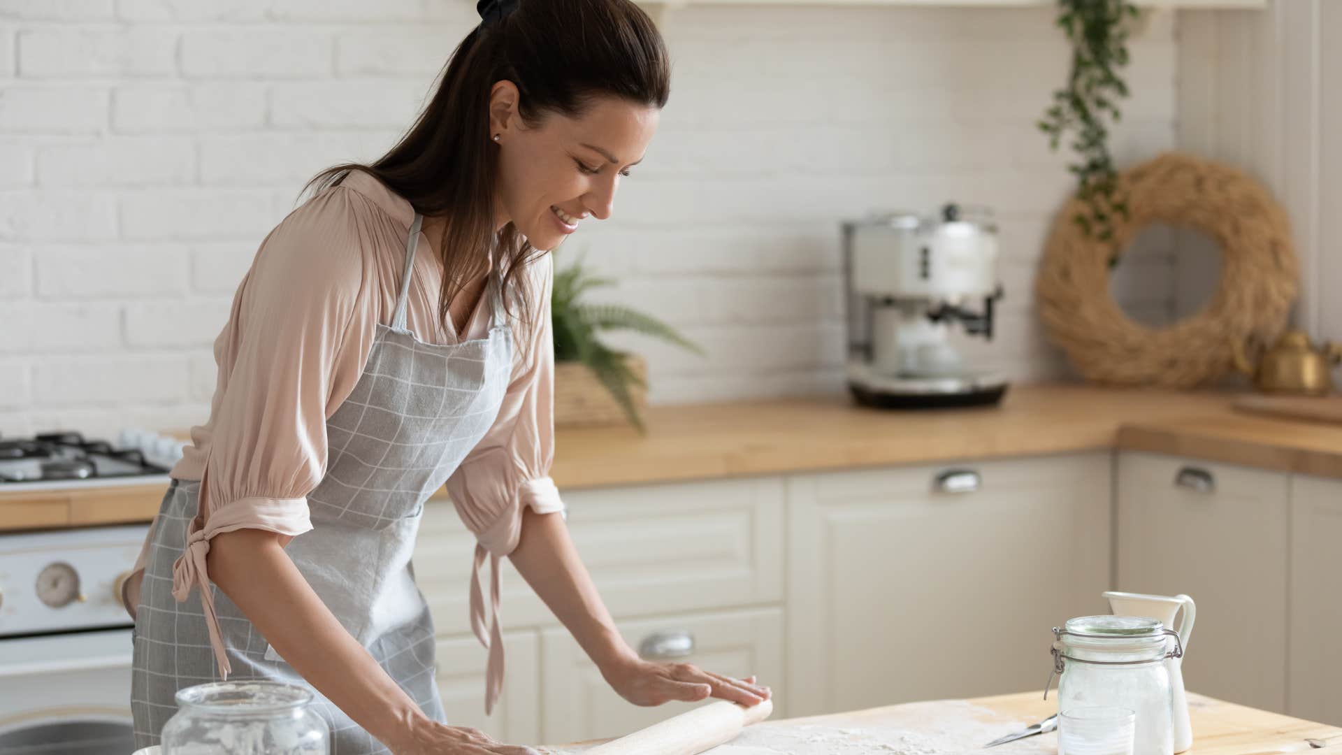 woman who is self-sufficient from staying single