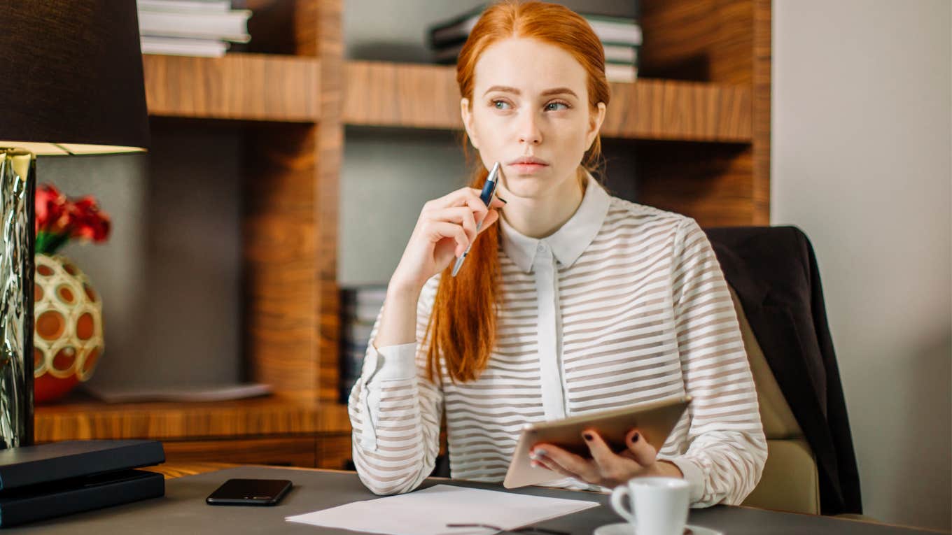 Therapist Discovers AI Deepfakes Using Her Likeness To Sell Products Therapist Discovers AI Deepfakes Using Her Likeness To Sell Products
