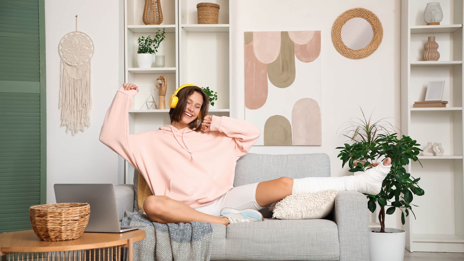 woman with current injuries showing up in her dreams