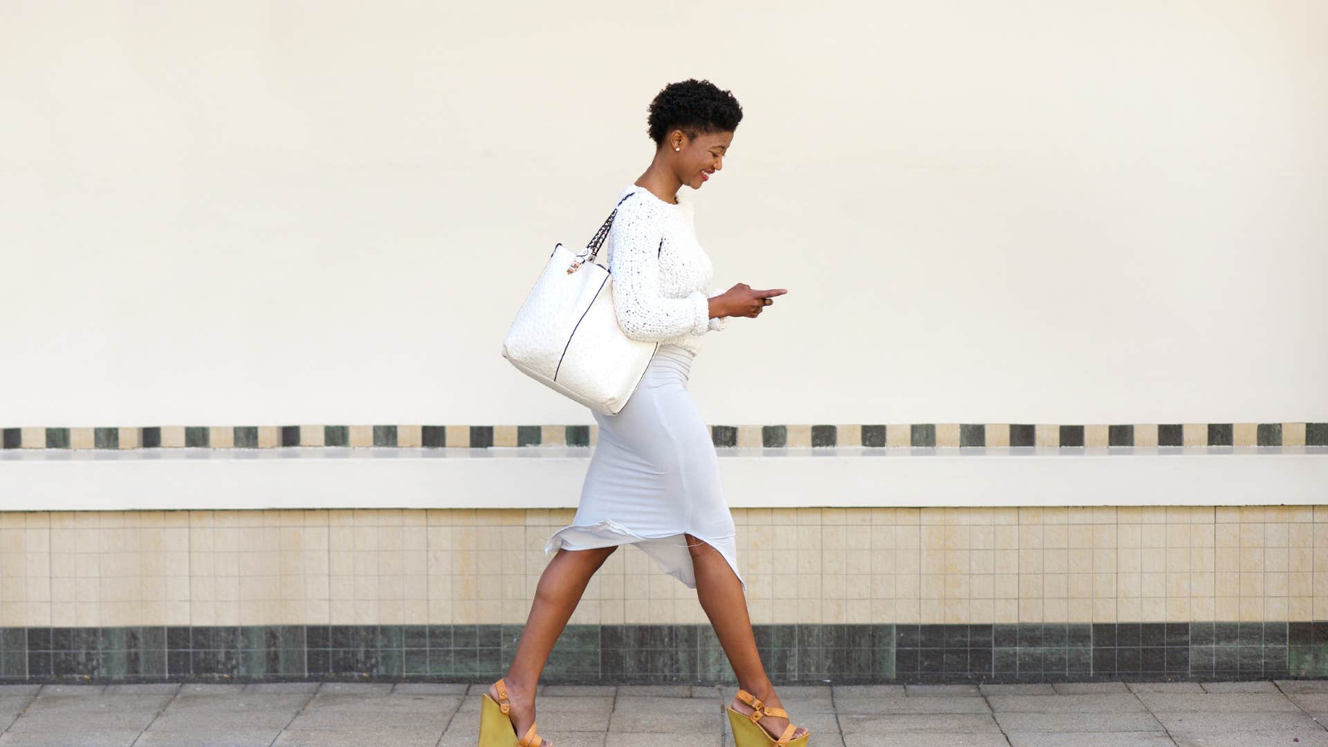 woman with the trait of confience to create chemistry