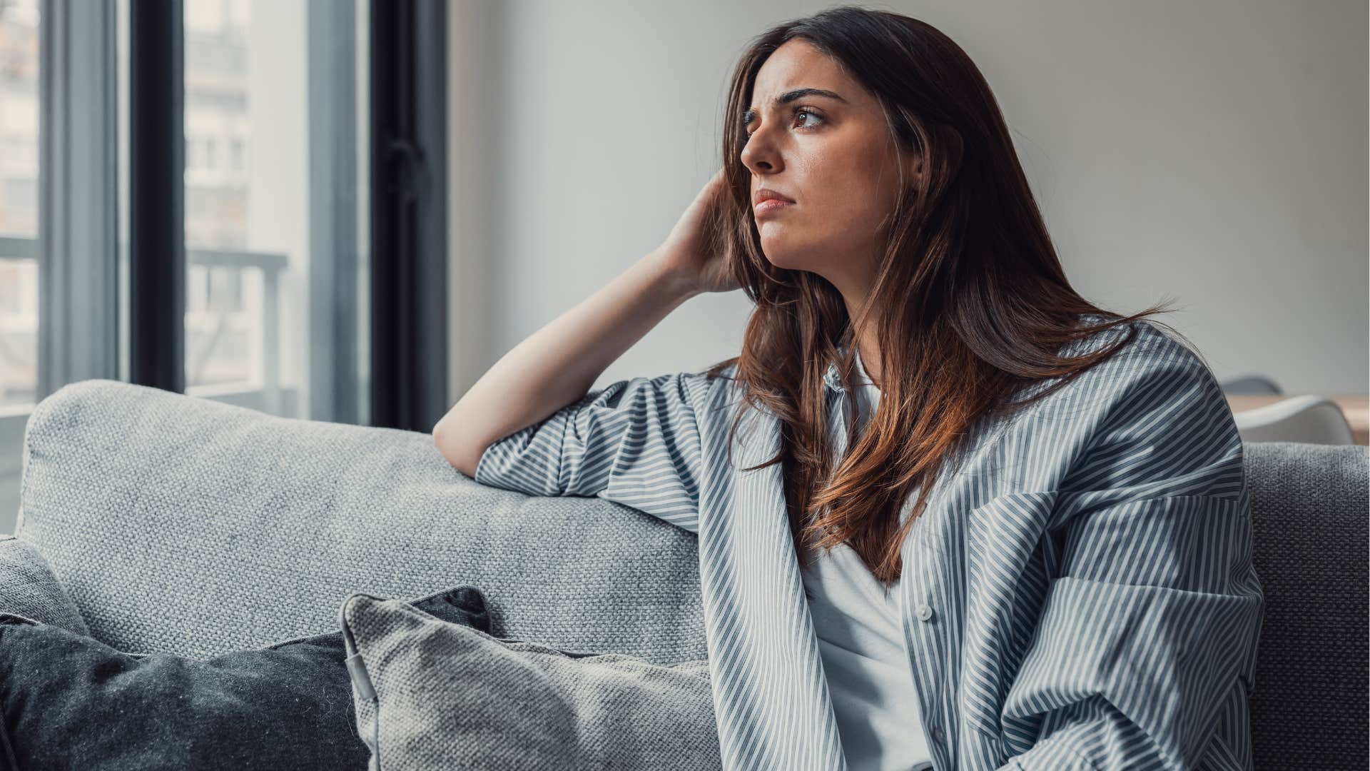 Gen Z thinking about her body image