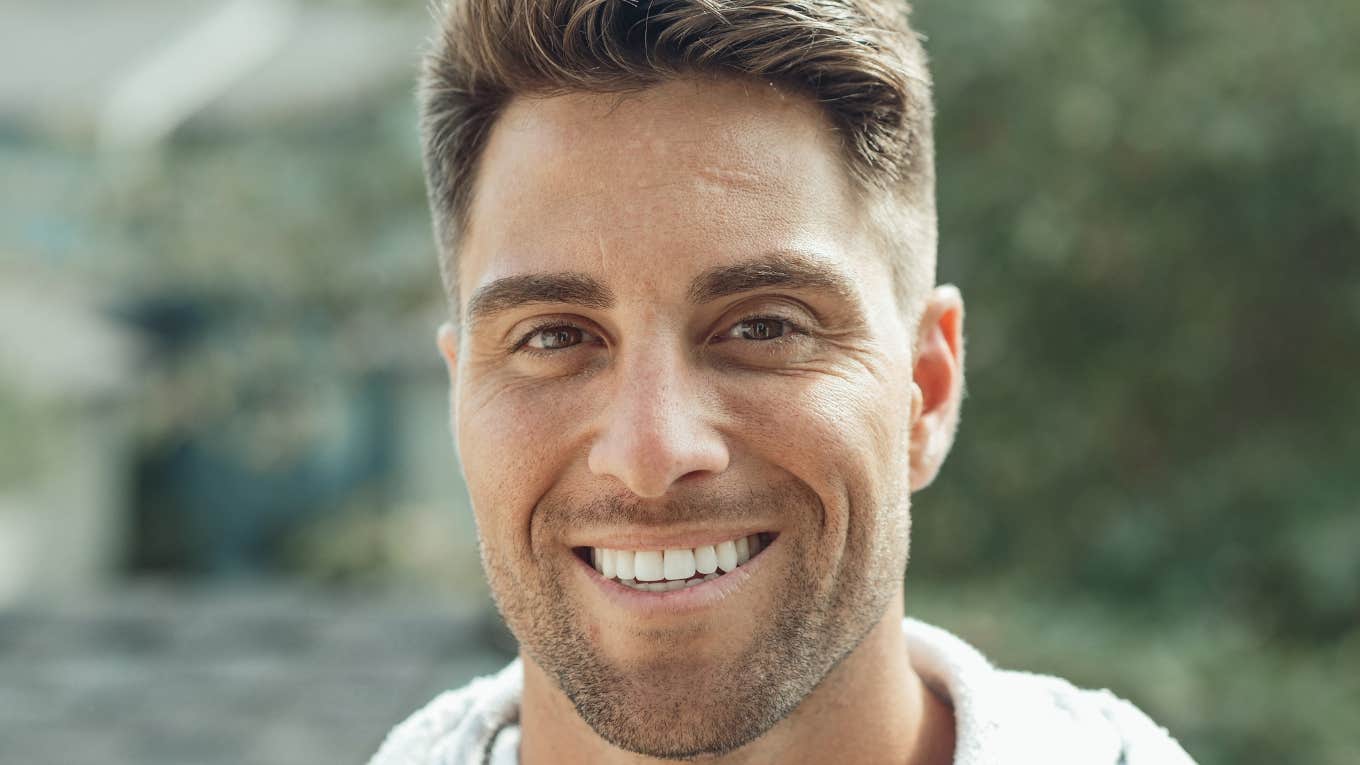 20 Little Things Great Husbands Do That Matter More Than You Think, According To Marriage Therapists Man is a great husband.