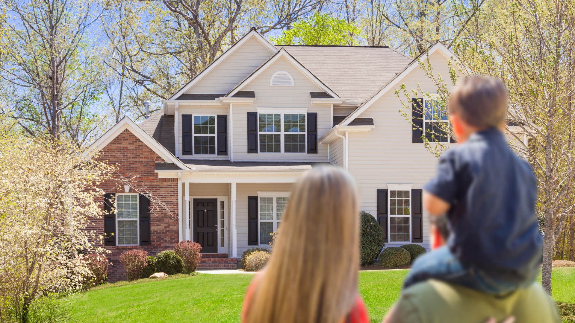 stable housing things middle-class families think are normal but are actually huge privileges