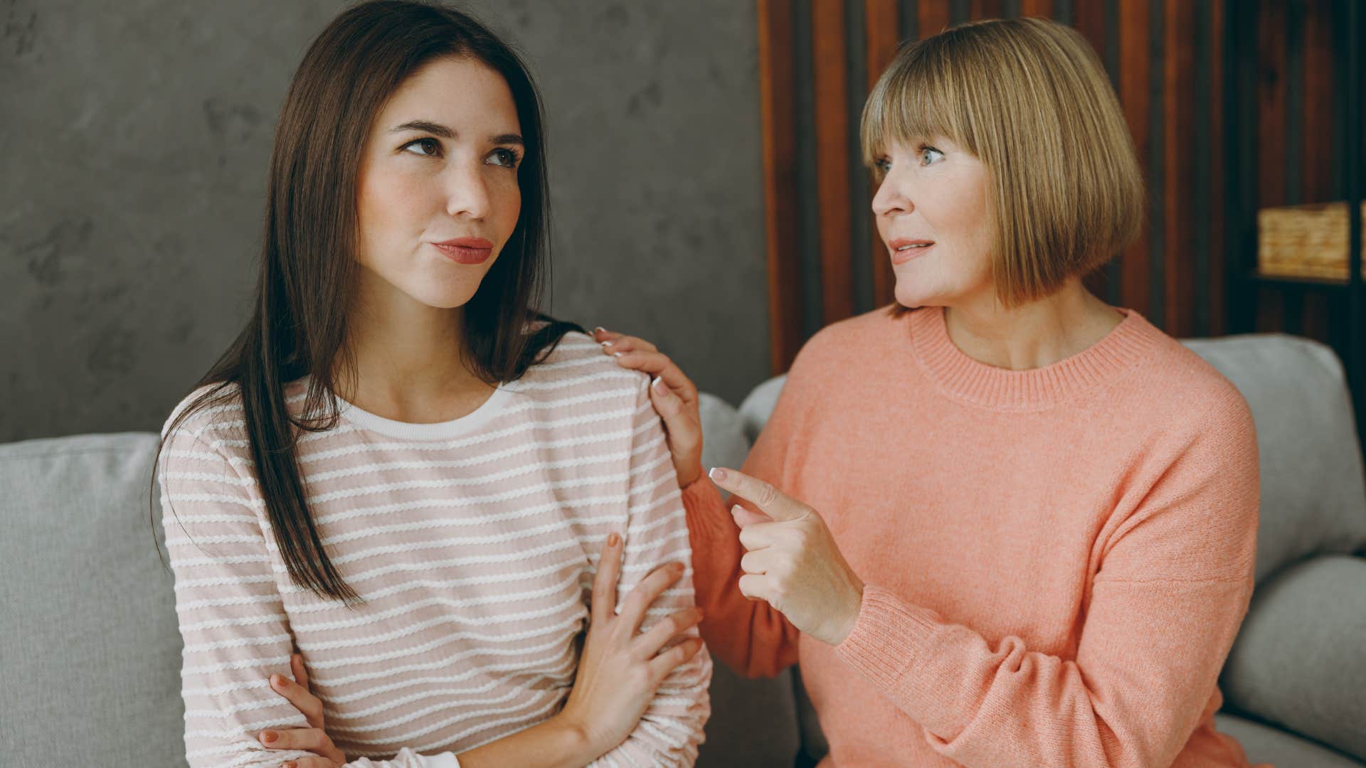 mom pressuring daughter to have grandchildren
