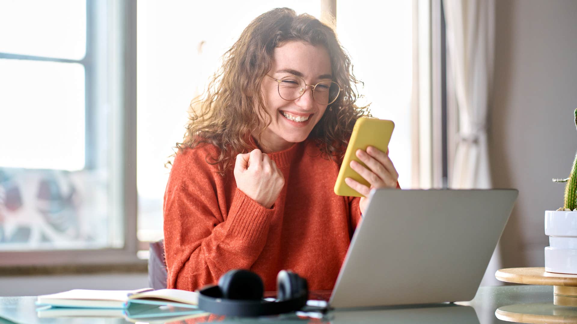 woman getting a tech upgrade for her phone