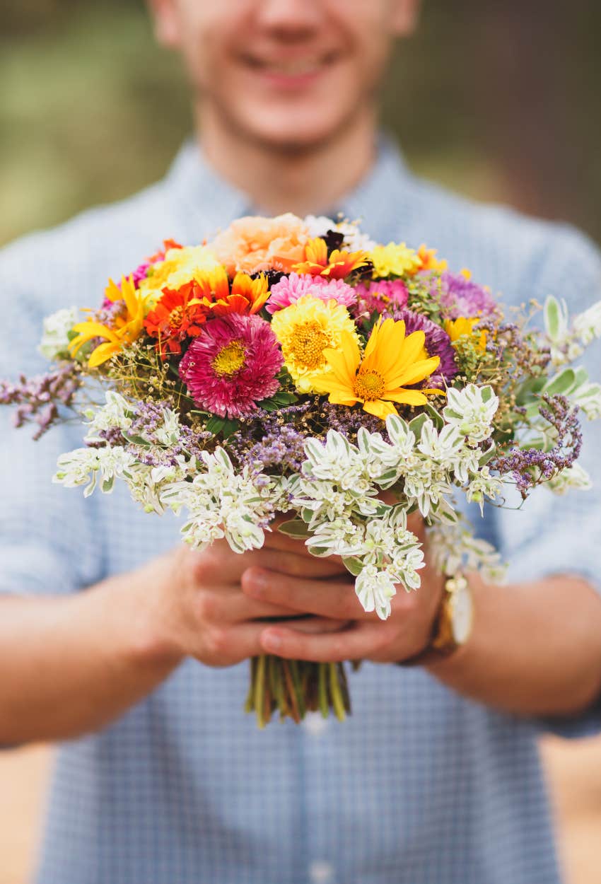 gifting flowers without a vase seems polite but is actually rude