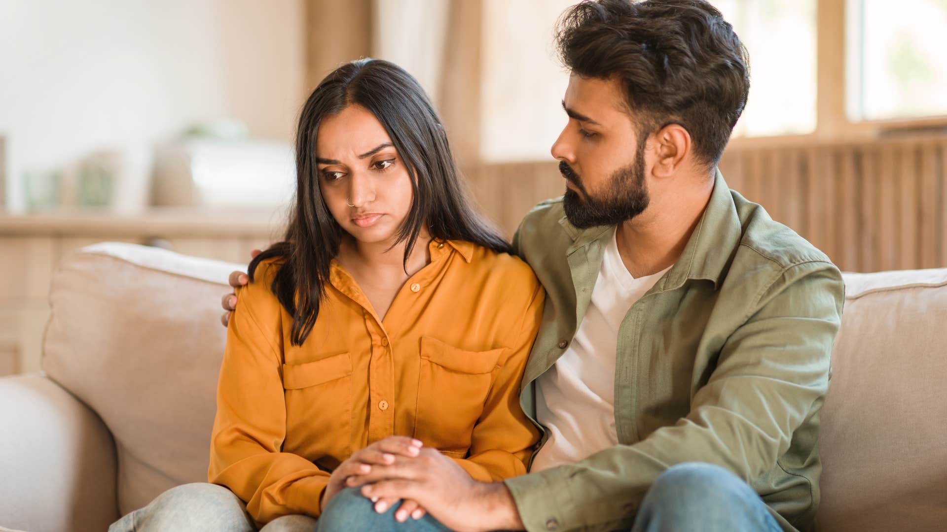 a man tells his girlfriend that he wants to understand her better