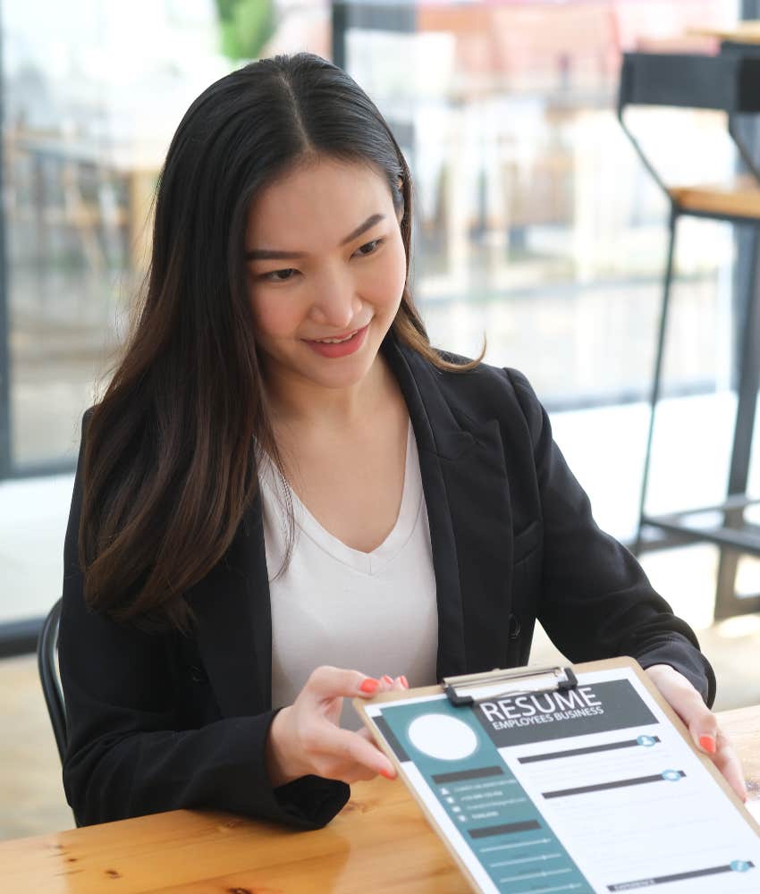 Job hopping zillennial woman makes her different than other generations
