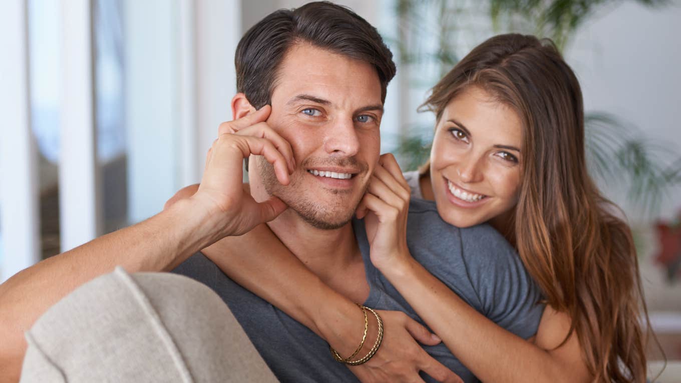 Seriously Valid Reasons Why Some People Choose To Never Get Married happy unmarried couple smiling