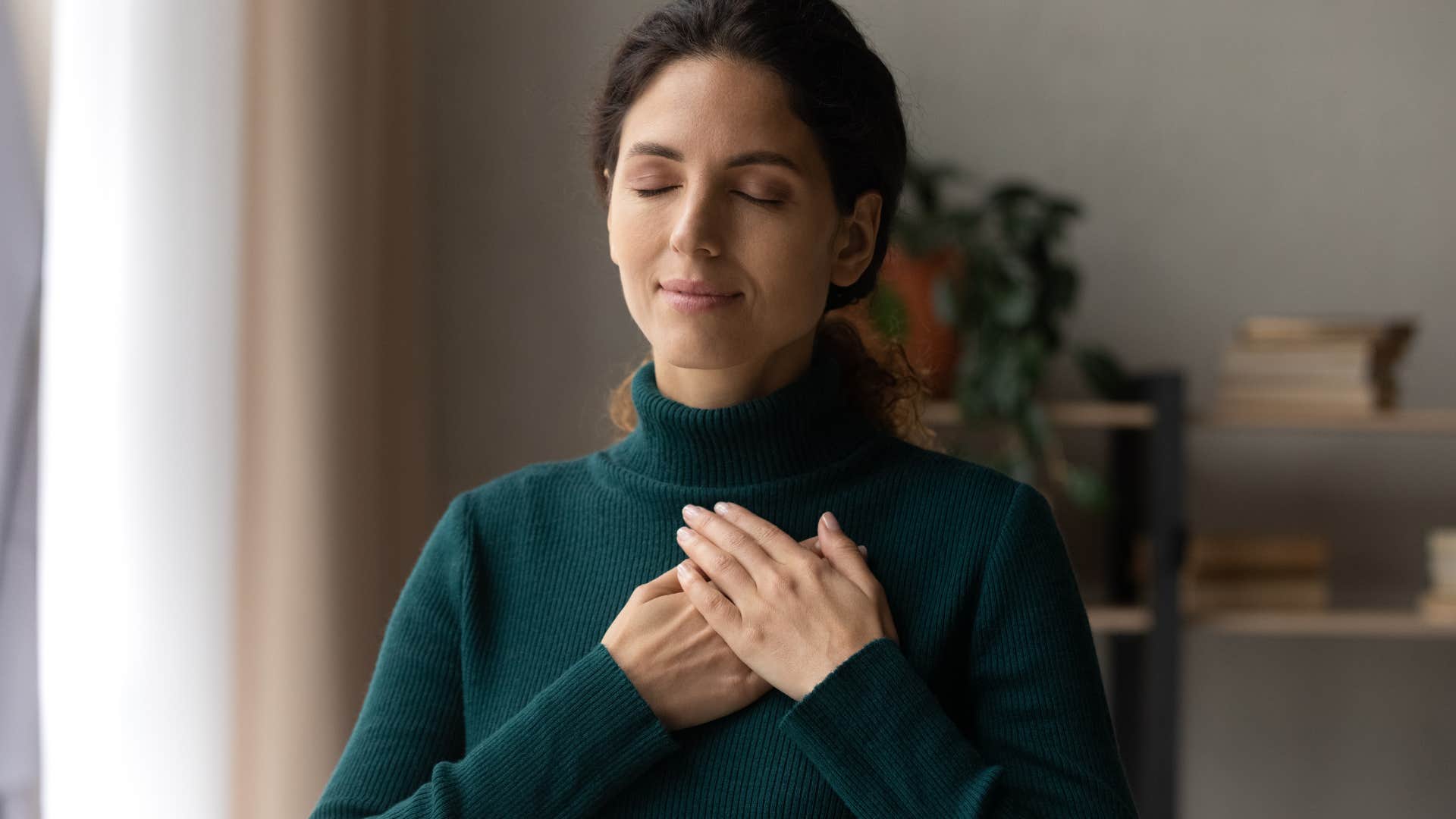 woman practicing gratitude