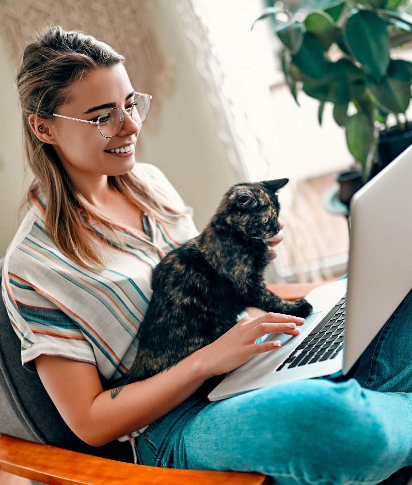 woman's pet heals her by reminding her to pause