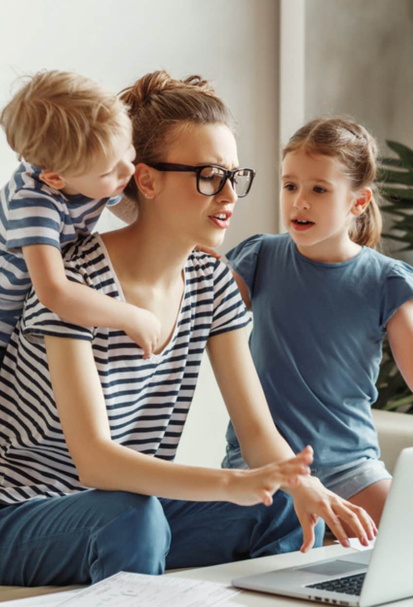 working mom trying to keep kids busy during the summer 