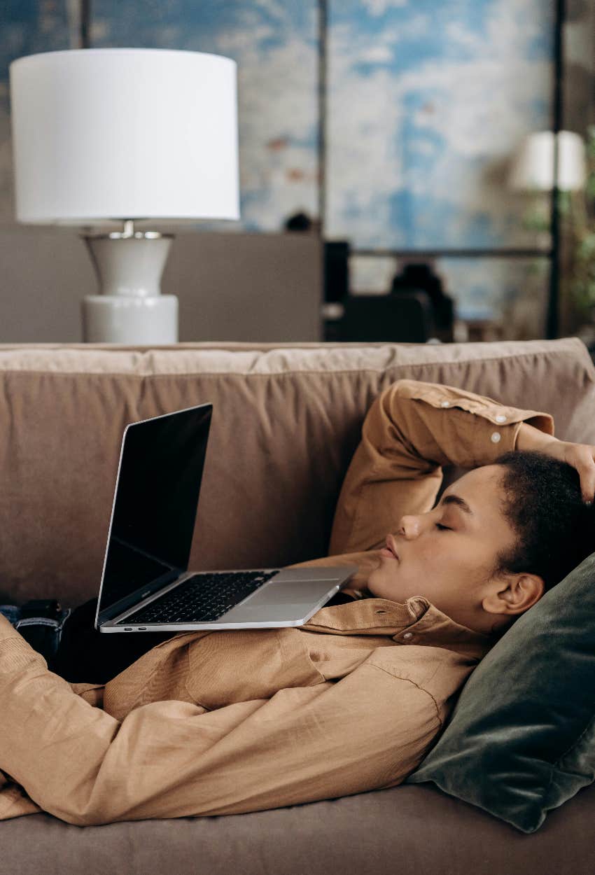 woman who fell asleep on the sofa