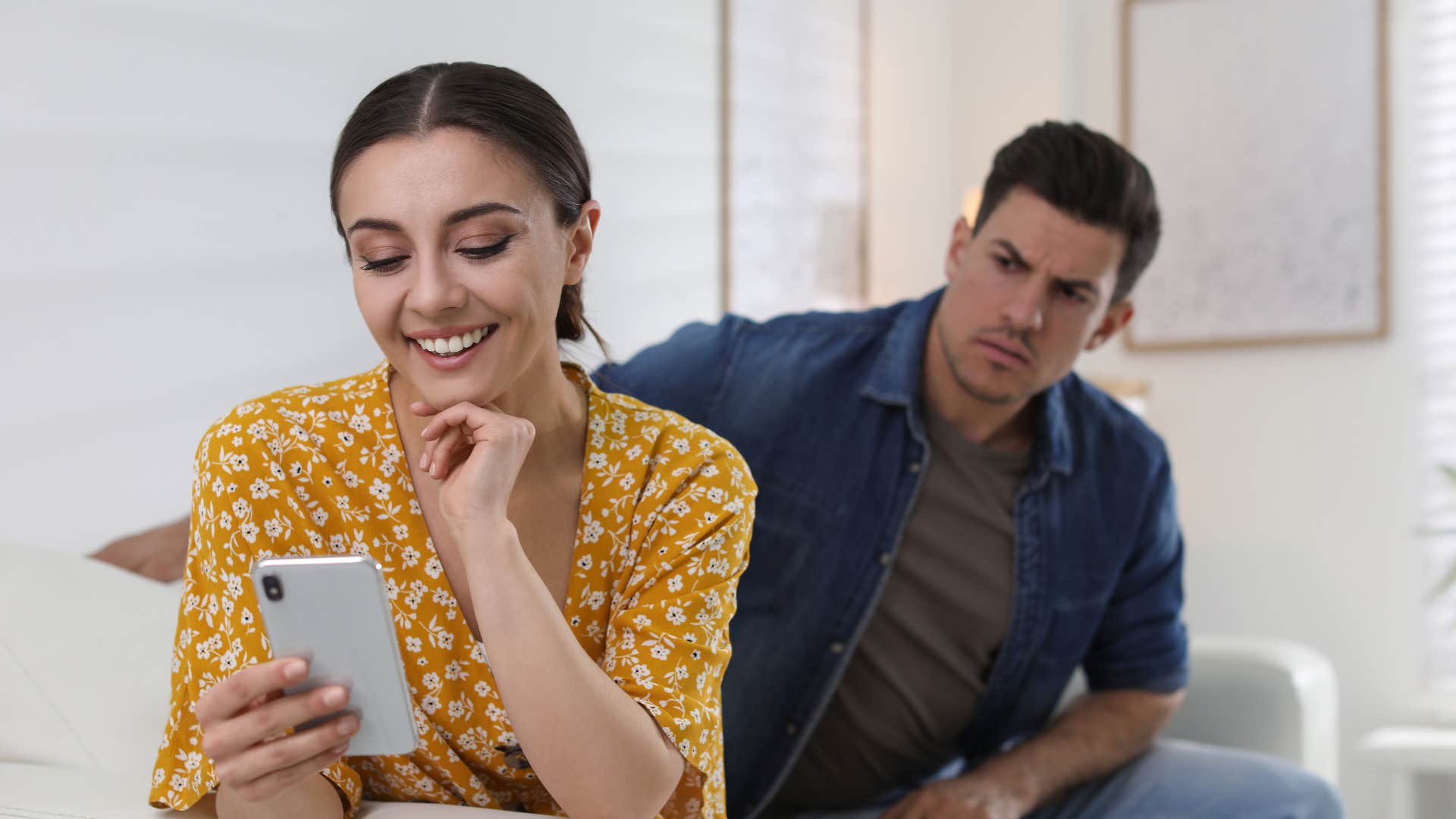 behaviors that reveal a man was raised by narcissists, according to psychology difficulty trusting others 