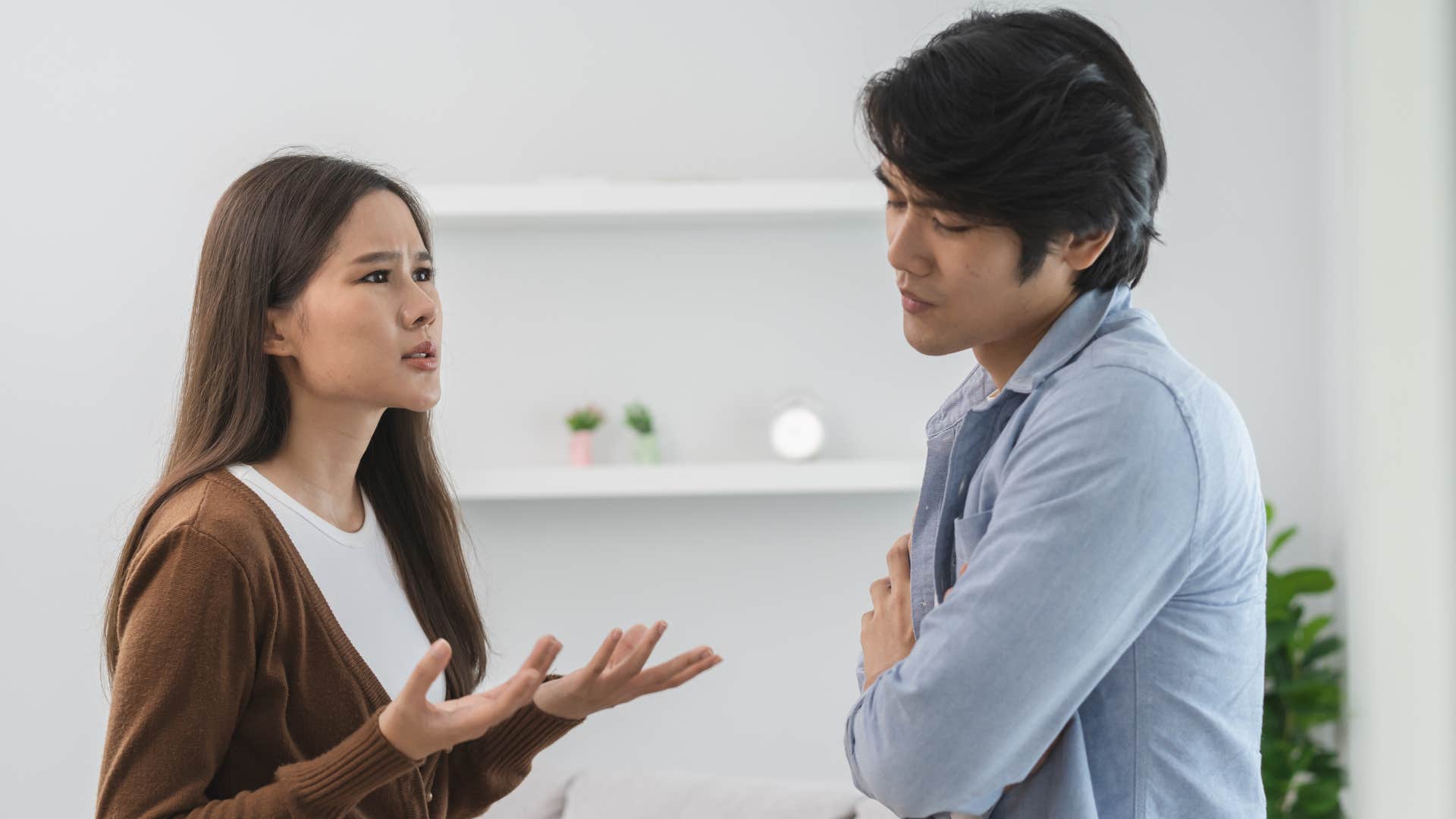 woman telling her boyfriend what she thinks
