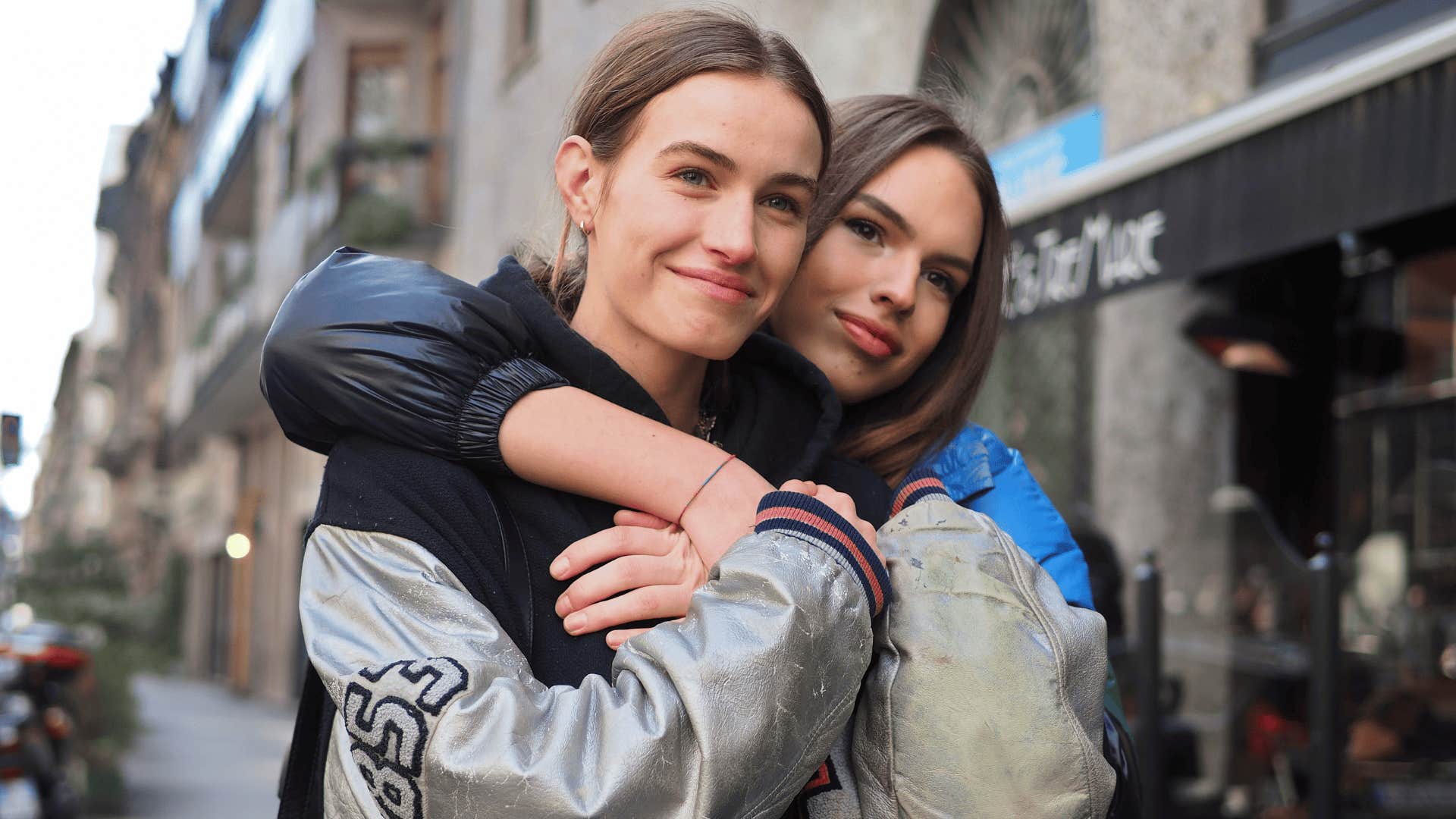friend upset because she's always the one making plans in a one-sided friendship
