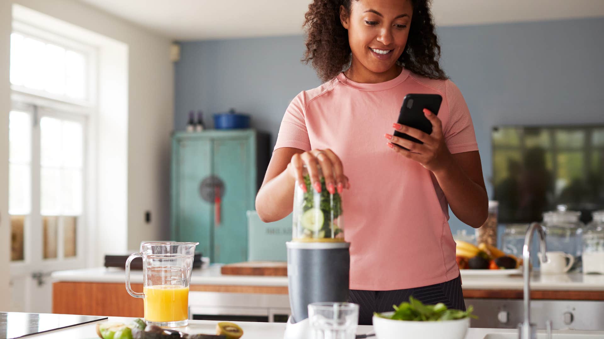 daily habits of people who take excellent care of themselves tracking their food 