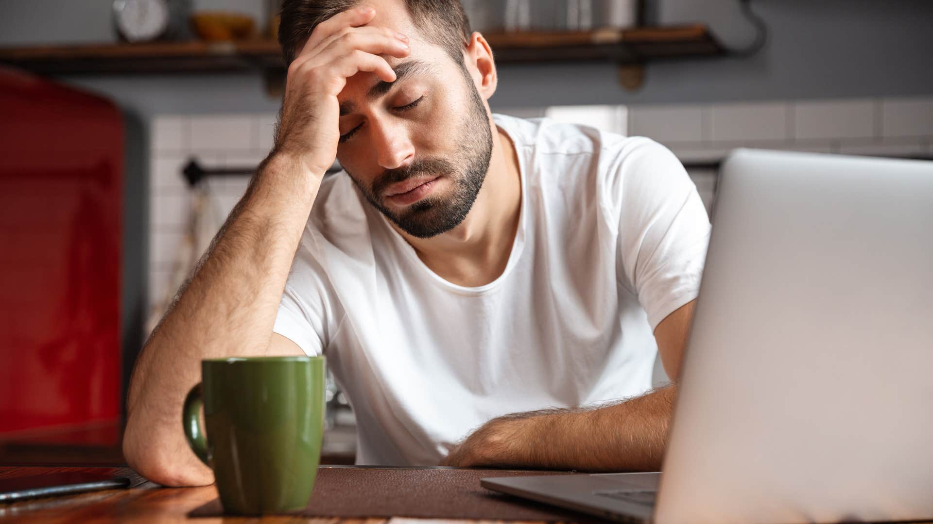 staying dehydrated exhausting habits of people who always seem tired and unmotivated