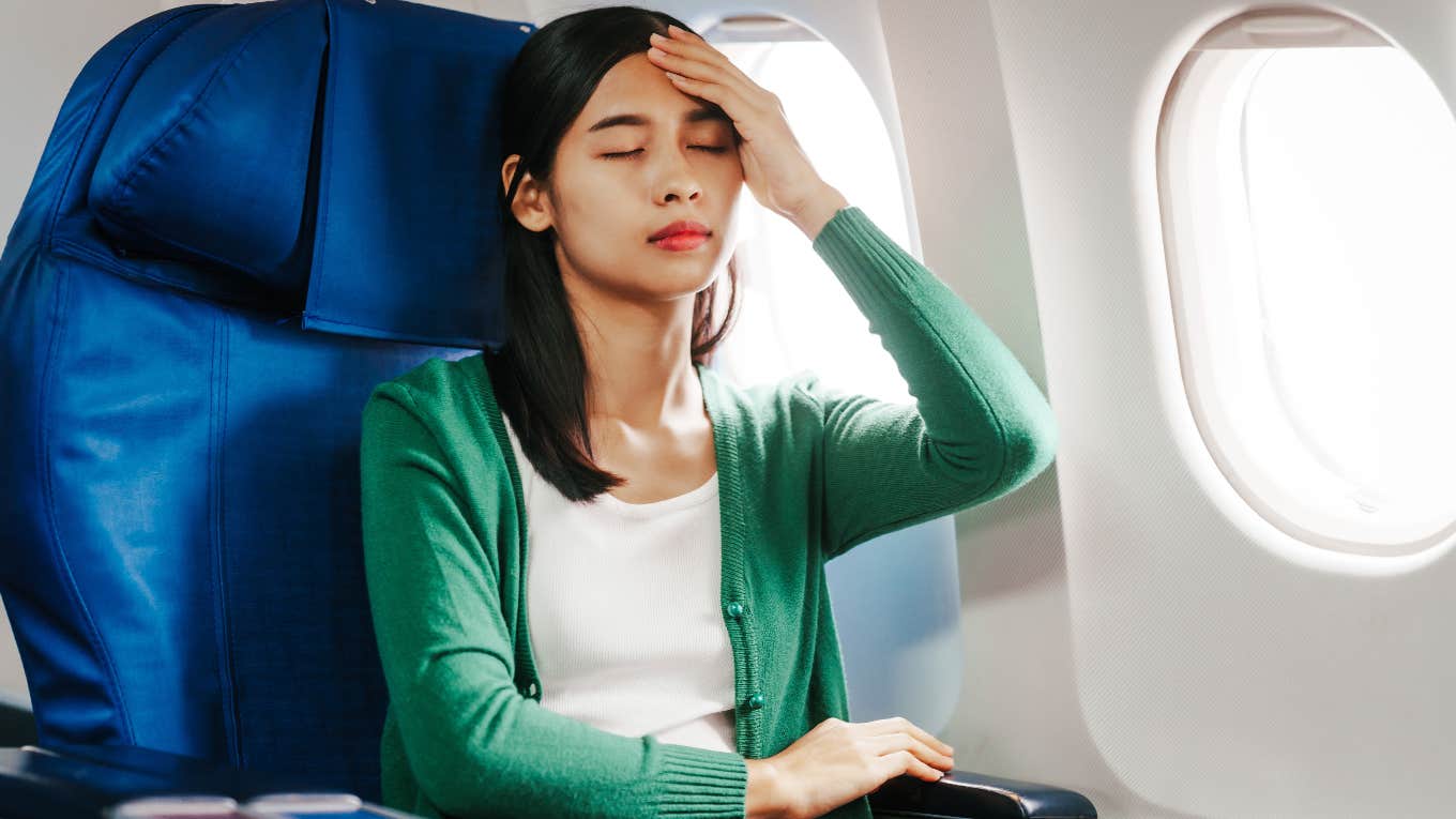 Flight Attendant Tells Passengers To Meditate When Air Conditioning Breaks Mid-Flight woman on flight where air conditioning broke and flight attendant told passengers to meditate