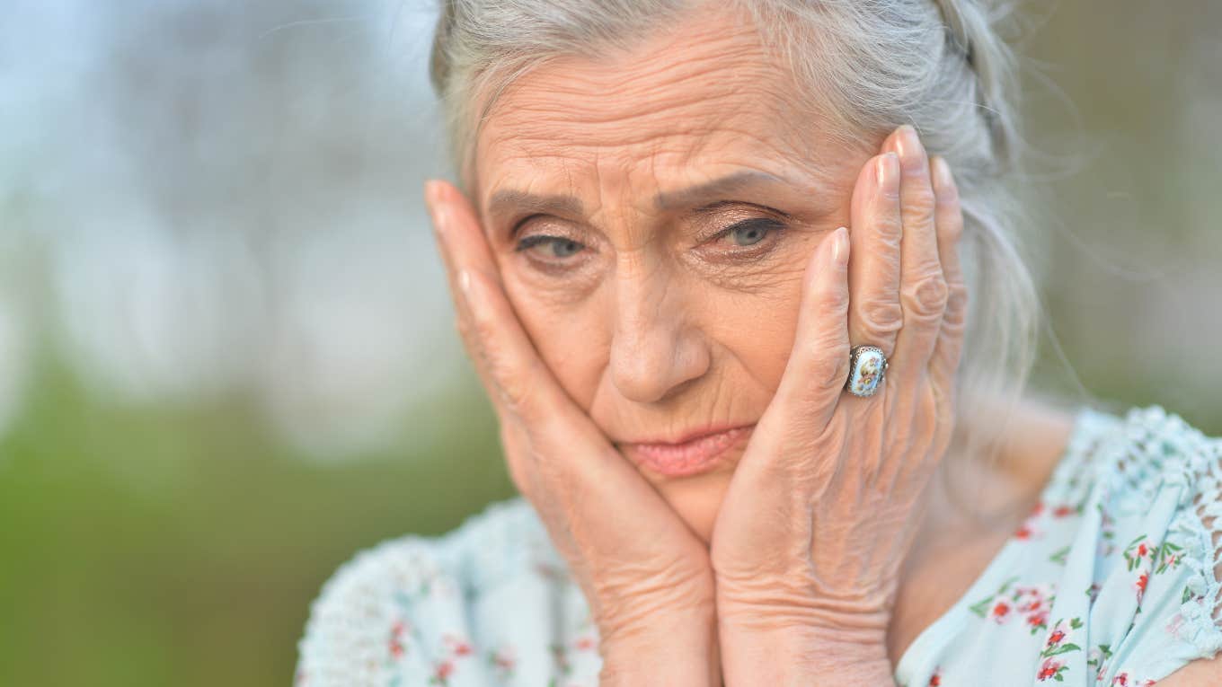 Grandma Declines Cancer Treatment Even Though Her Daughter Refuses To Let Her See Her Grandkids sad grandma who is declining cancer treatment