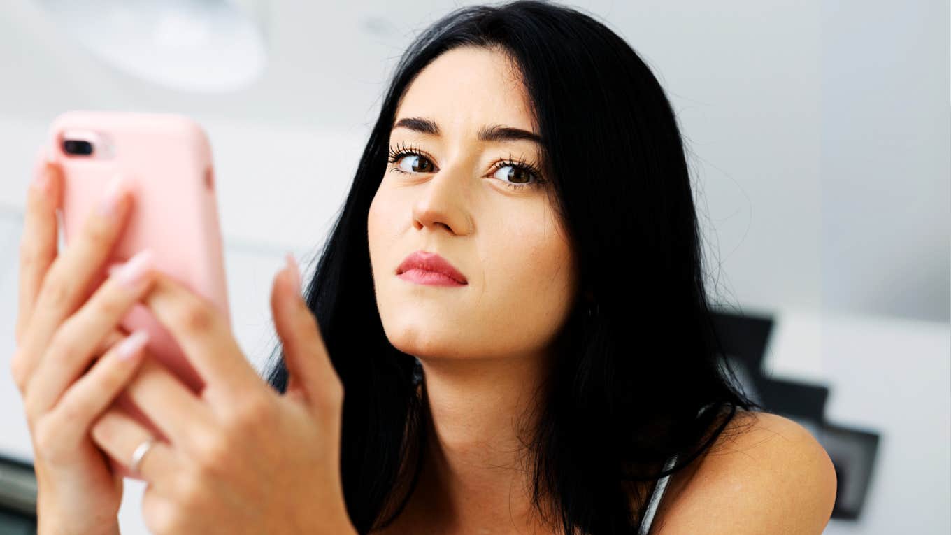 Immature Behaviors That Will Keep You Painfully Single If You Don't Outgrow Them, Says Relationship Expert Of Fifteen Plus Years Painfully single woman, who has immature behaviors.