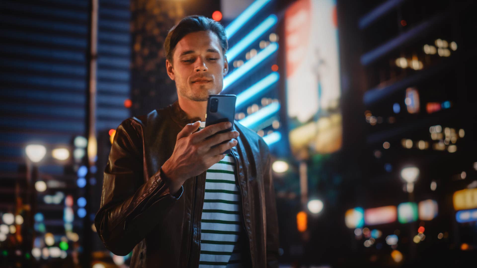 man with the immature behavior of hey wanna meet up texts