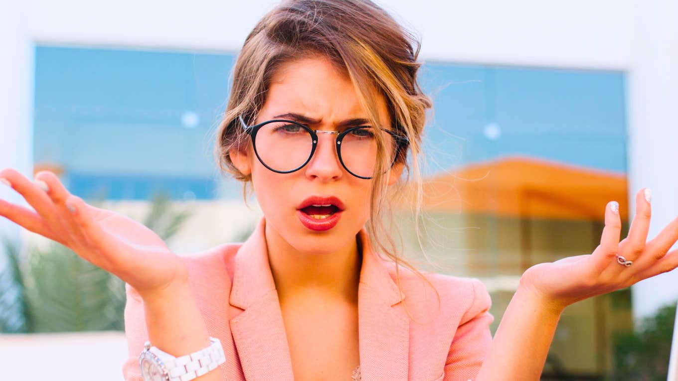 Innocent Habits That Instantly Annoy People With Sharp Minds Innocent Habits That Instantly Annoy People With Sharp Minds