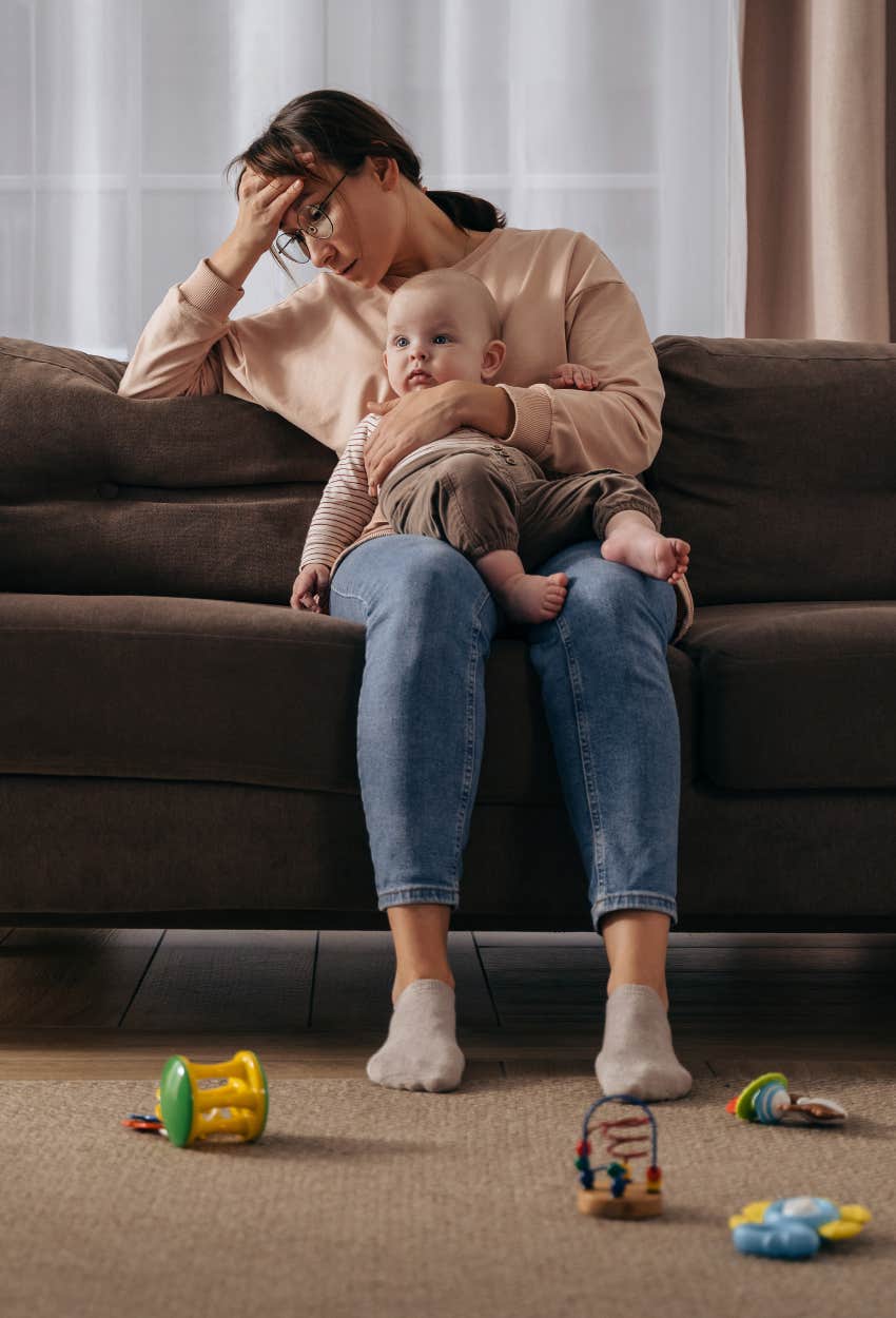 moms are in a mental health crisis and think the idea that woman can have it all is a con