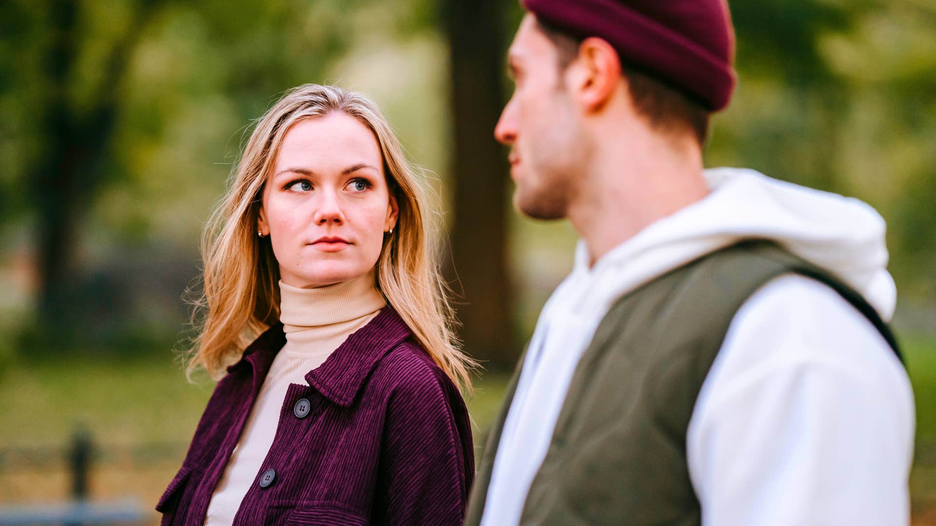prioritizing friends over her moments that quietly break a wife’s heart, even if she doesn’t show it
