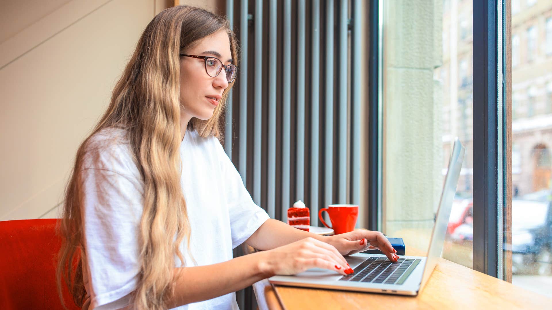 introverted woman with her name called out at starbucks