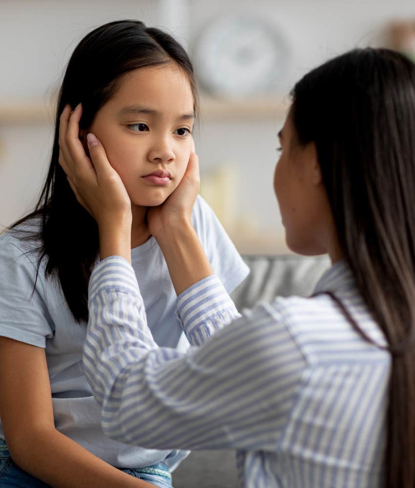 Parent helps kid name emotion