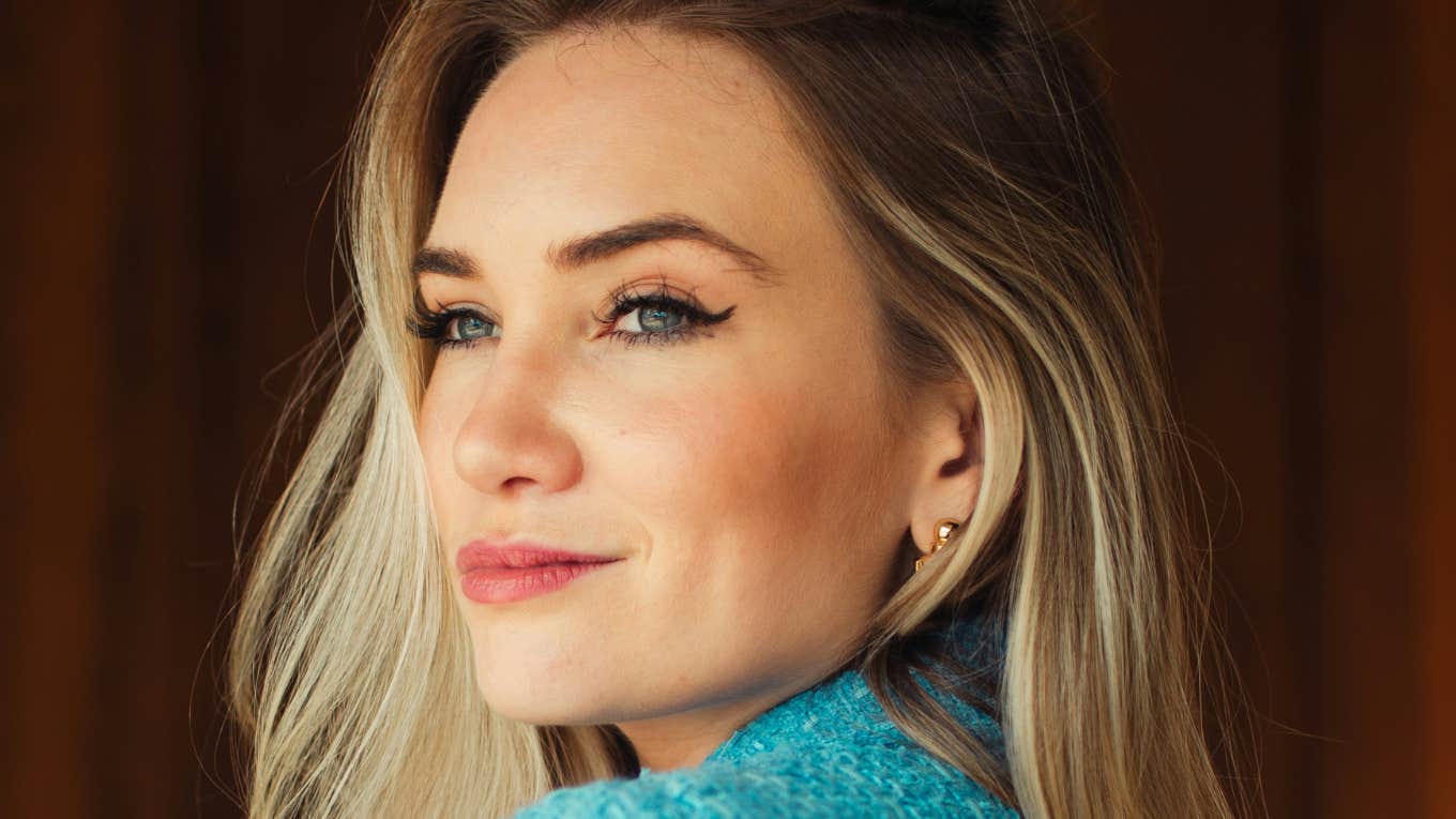 People Who Seem To Always Have It Together Do These Things Without Fail, According To Psychology Woman is put together.