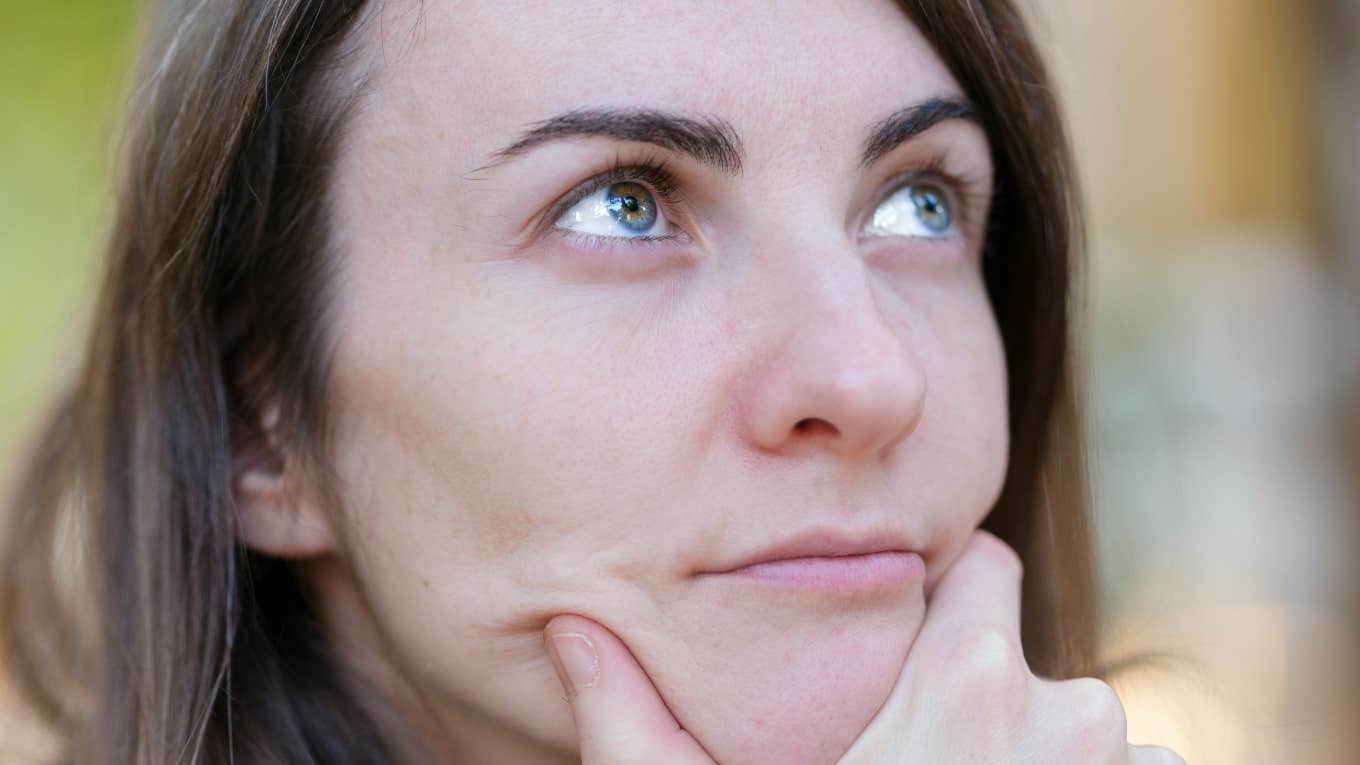 People Who Get An Insane Amount Of Things Done Avoid These 6 Unproductive Habits Like The Plague Woman avoids unproductive habits.
