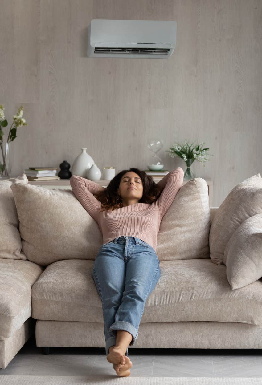 woman is happier because she takes naps