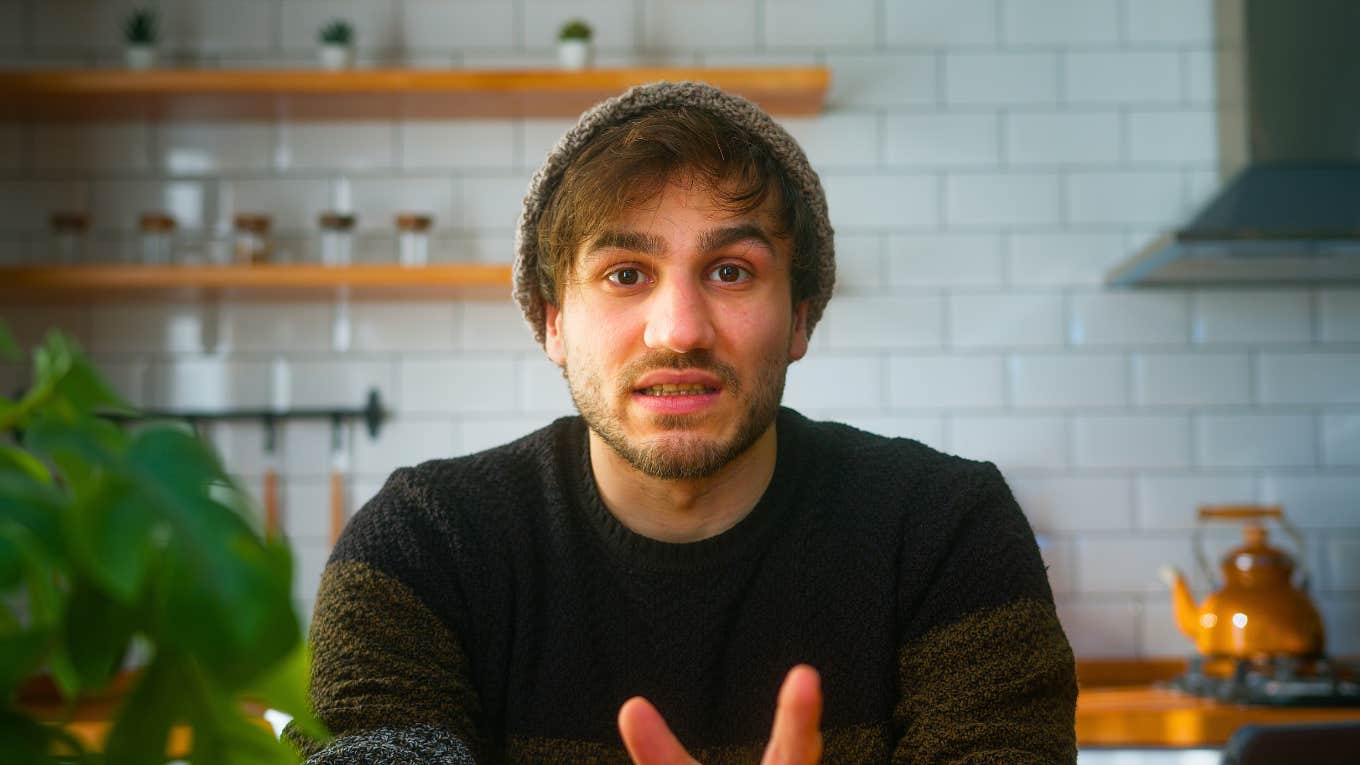 People Who Can’t Stop Themselves From Interrupting Usually Have These Reasons People Who Can’t Stop Themselves From Interrupting Usually Have These Reasons