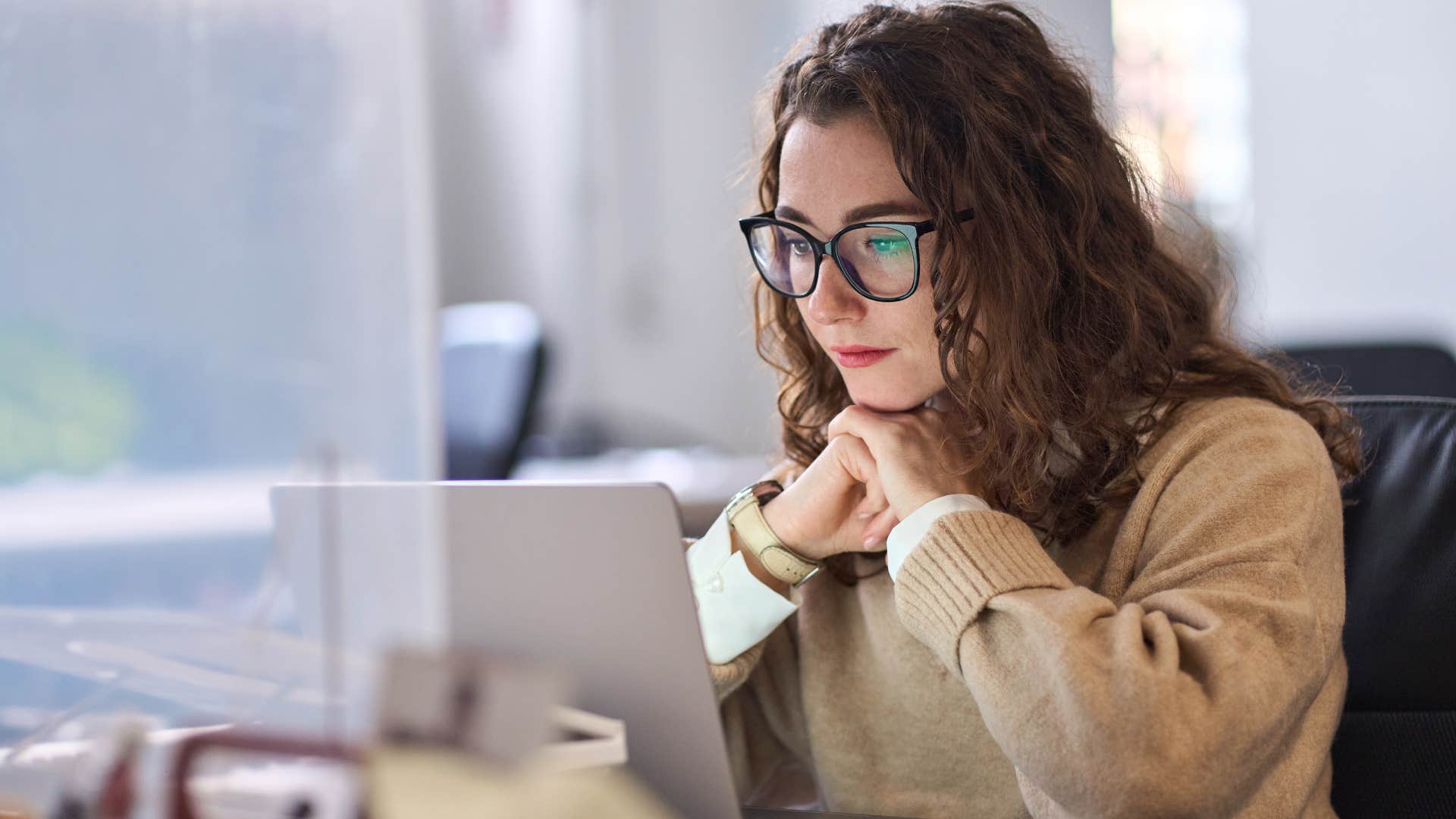 Woman who values other people's time working online.