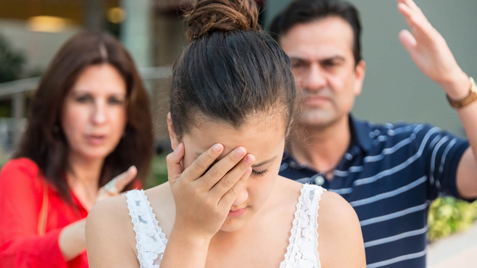 People who grew up tiptoeing around one parent usually struggle with these things in adulthood trouble setting boundaries 