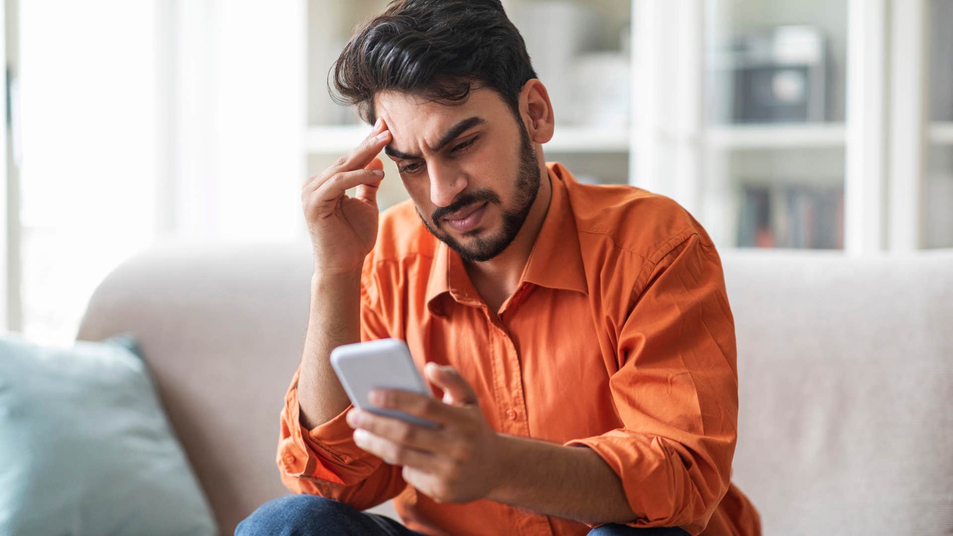 upset man texting you have bigger things to worry about to his parents