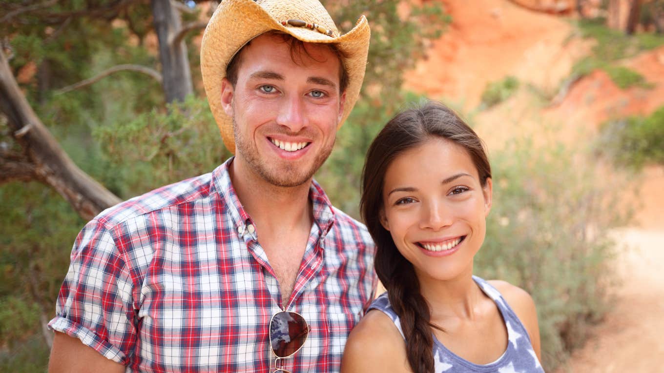 Phrases People From America Say That Make No Sense To The Rest Of The World american couple standing next to each other in the desert