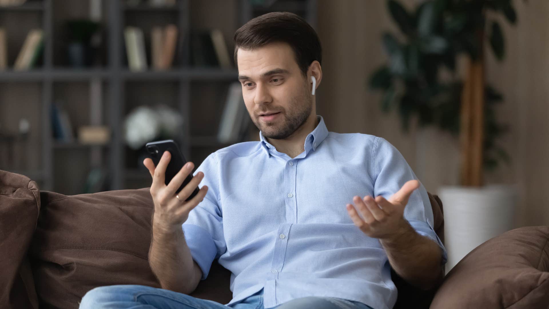 a man tells a potential employer over the phone that he is a doer not a thinker