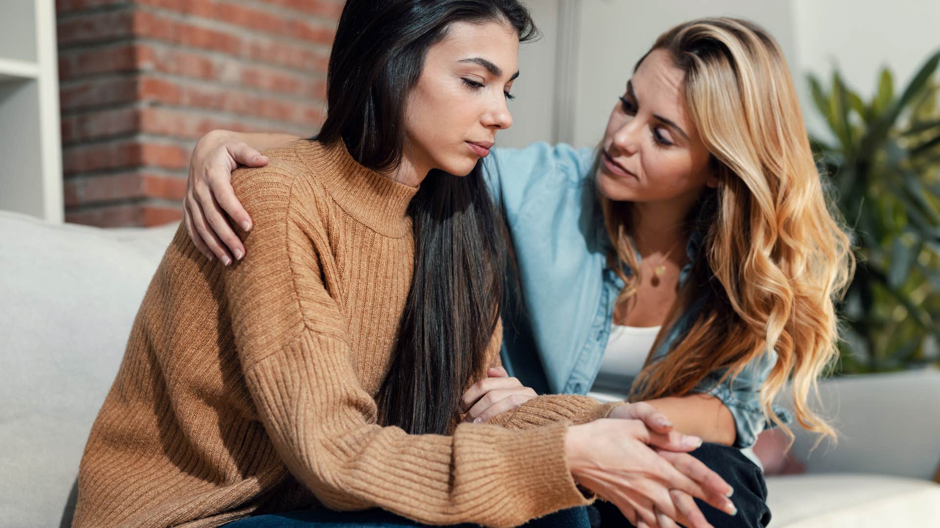 woman comforting friend telling her she doesnt come off as someone who struggles